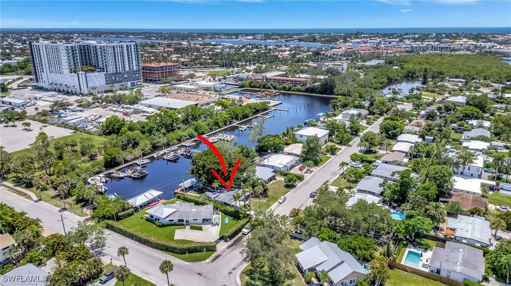 2160 Harbor Lane Naples FL 34104