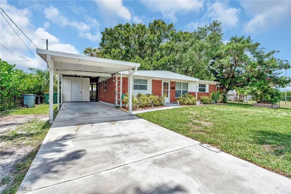 2160 Harbor Lane Naples FL 34104