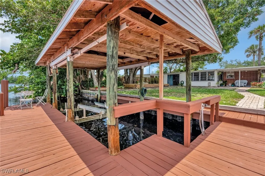 2160 Harbor Lane Naples FL 34104