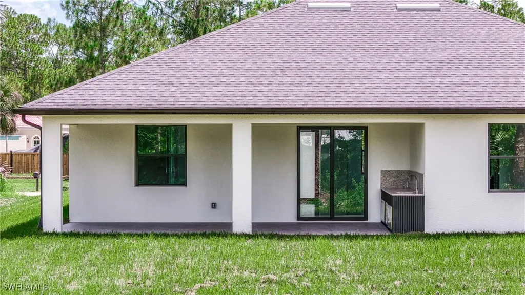 807 Hamilton Avenue Lehigh Acres FL 33972