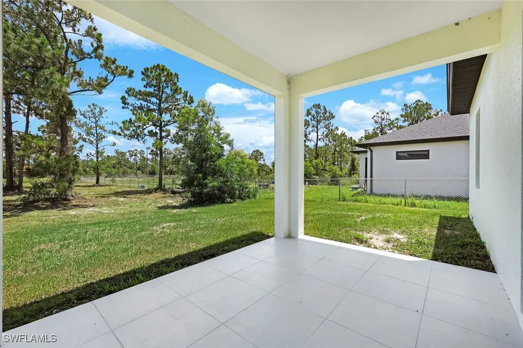 2017 47th Avenue NE Naples FL 34120