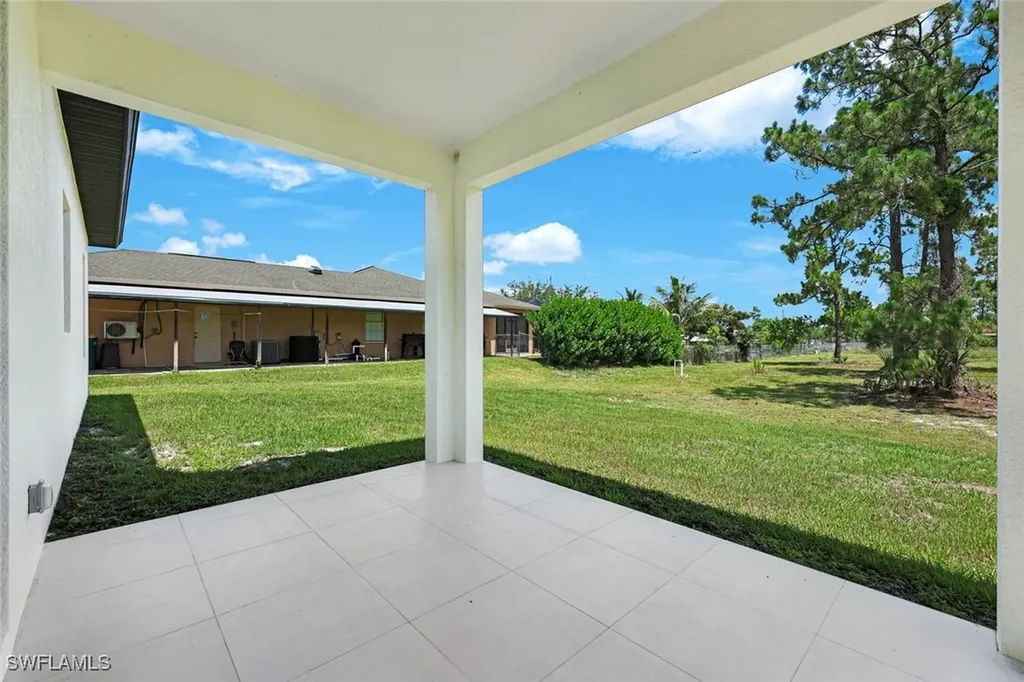 2017 47th Avenue NE Naples FL 34120