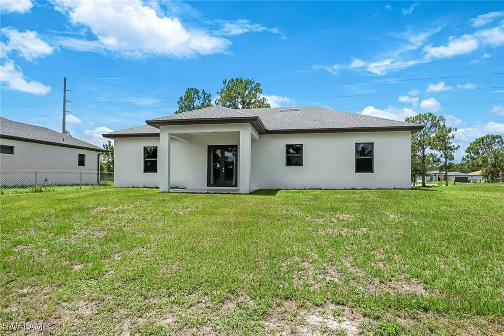 2017 47th Avenue NE Naples FL 34120