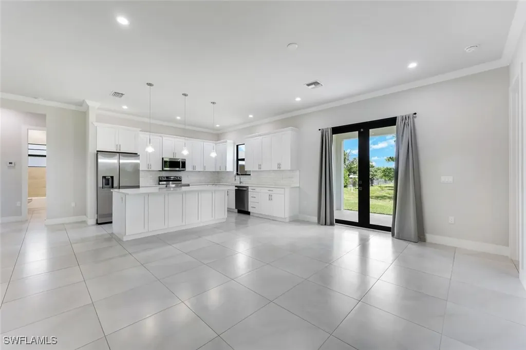 2017 47th Avenue NE Naples FL 34120
