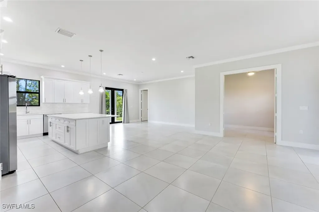 2017 47th Avenue NE Naples FL 34120