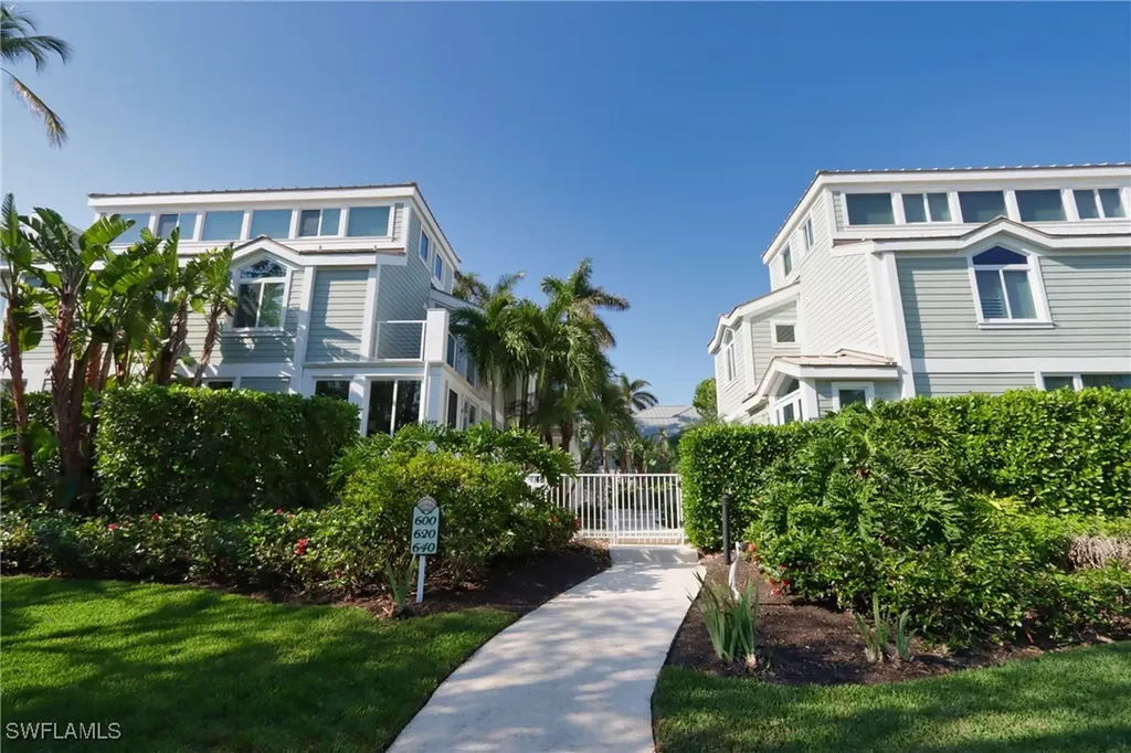 640 2nd Street S Naples FL 34102