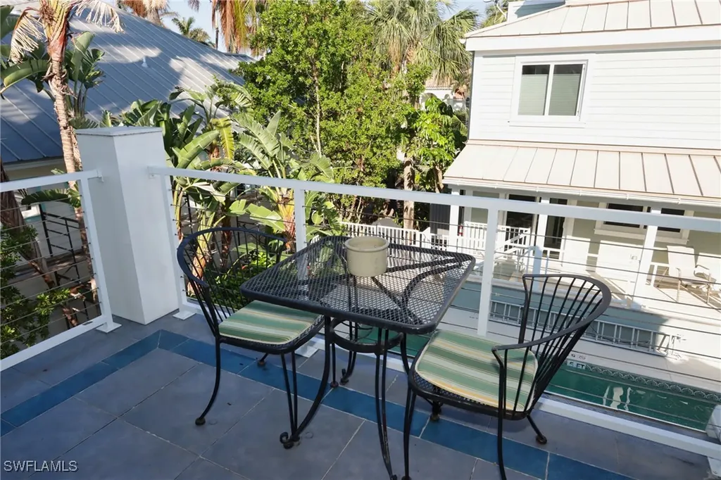 640 2nd Street S Naples FL 34102