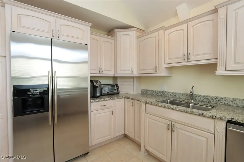 640 2nd Street S Naples FL 34102