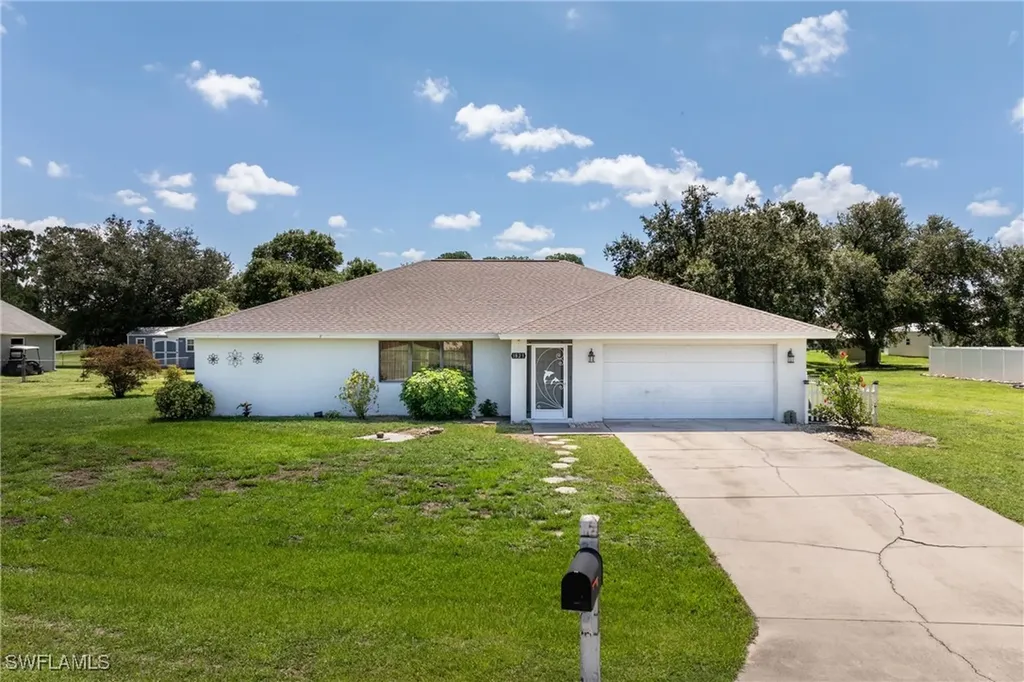 1821 Pine Wood Court Fort Myers FL 33905
