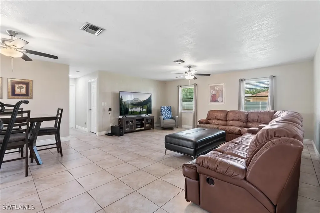 1821 Pine Wood Court Fort Myers FL 33905