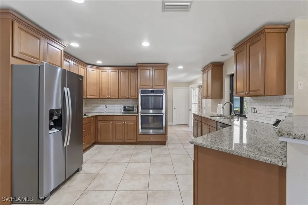 1821 Pine Wood Court Fort Myers FL 33905