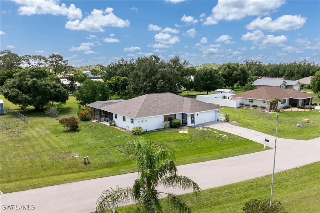 1821 Pine Wood Court Fort Myers FL 33905