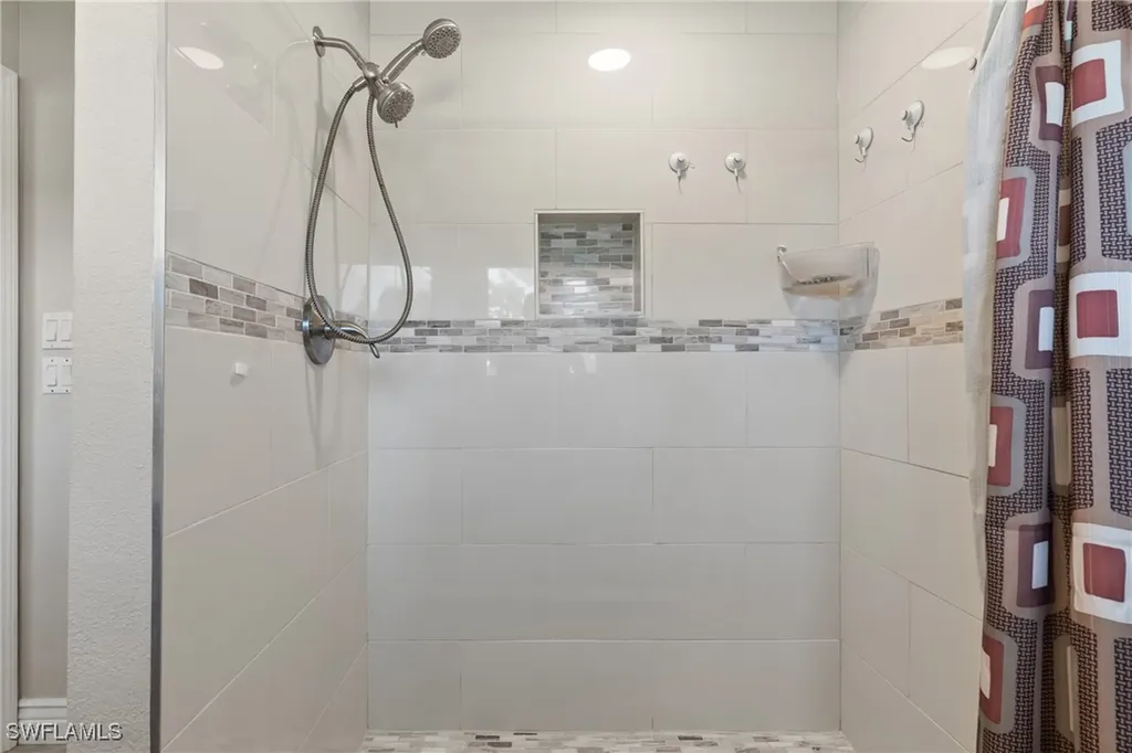 1821 Pine Wood Court Fort Myers FL 33905