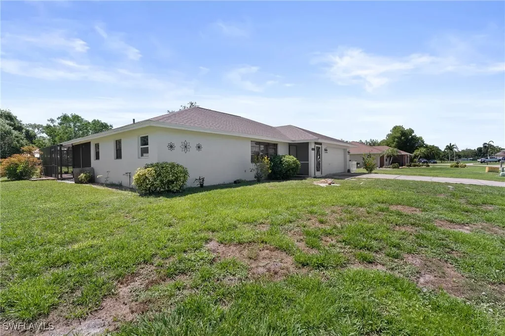 1821 Pine Wood Court Fort Myers FL 33905