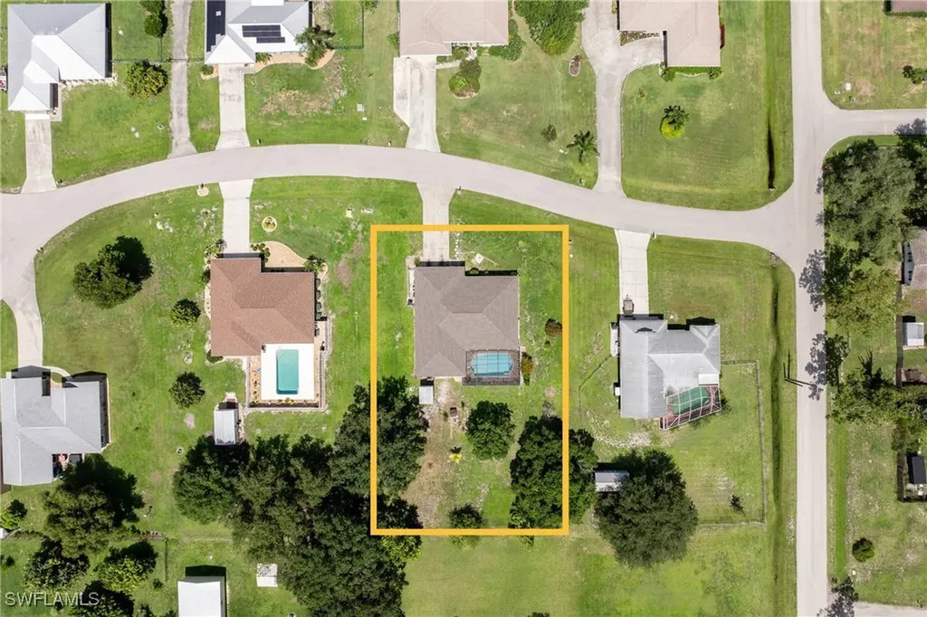 1821 Pine Wood Court Fort Myers FL 33905