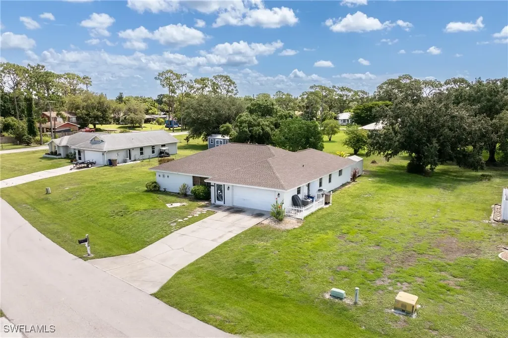 1821 Pine Wood Court Fort Myers FL 33905