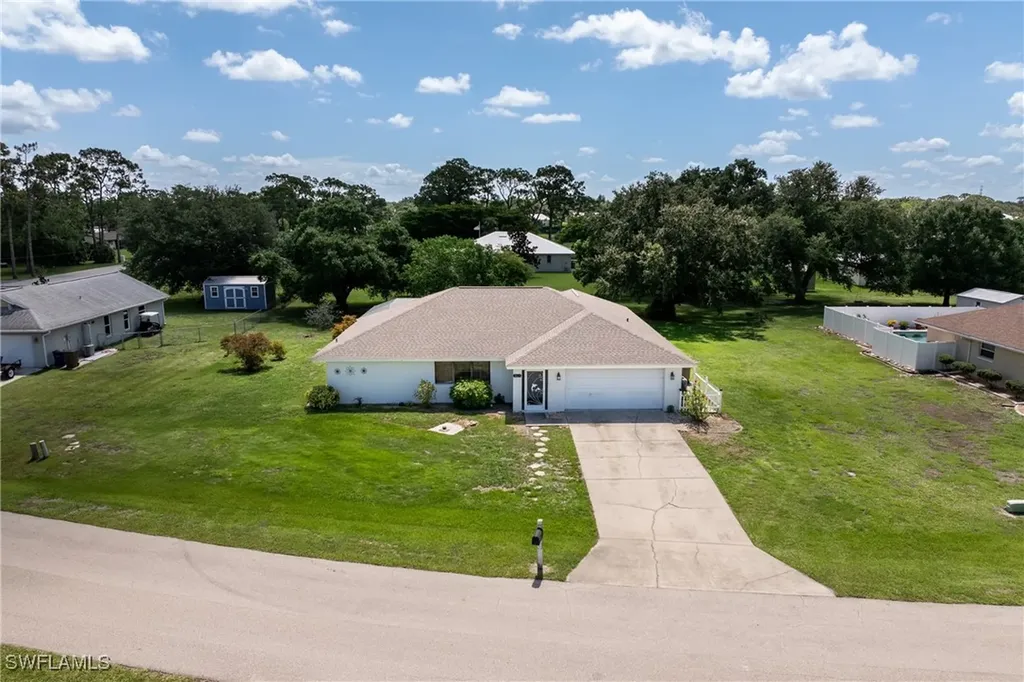 1821 Pine Wood Court Fort Myers FL 33905