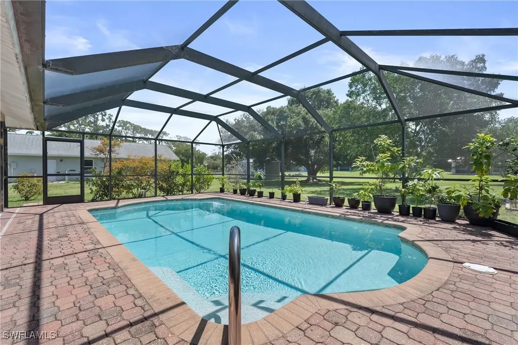 1821 Pine Wood Court Fort Myers FL 33905
