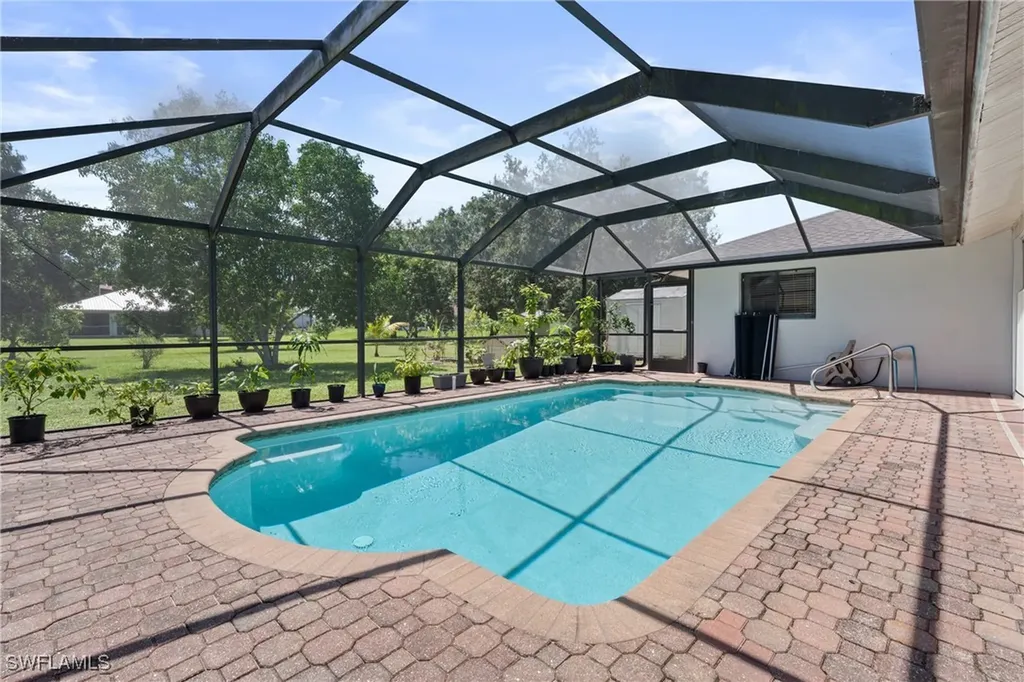 1821 Pine Wood Court Fort Myers FL 33905