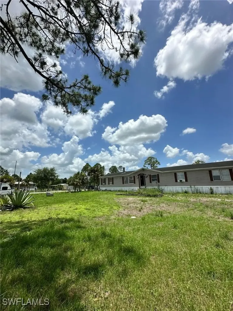 618 Hunting Club Avenue Clewiston FL 33440
