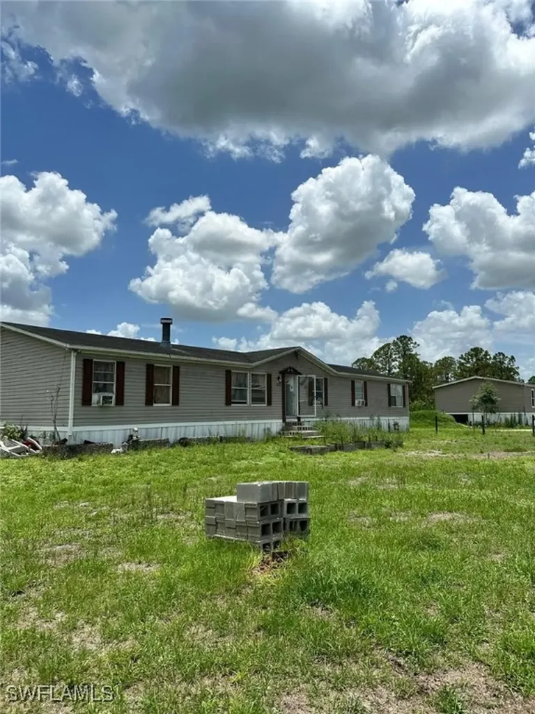 618 Hunting Club Avenue Clewiston FL 33440