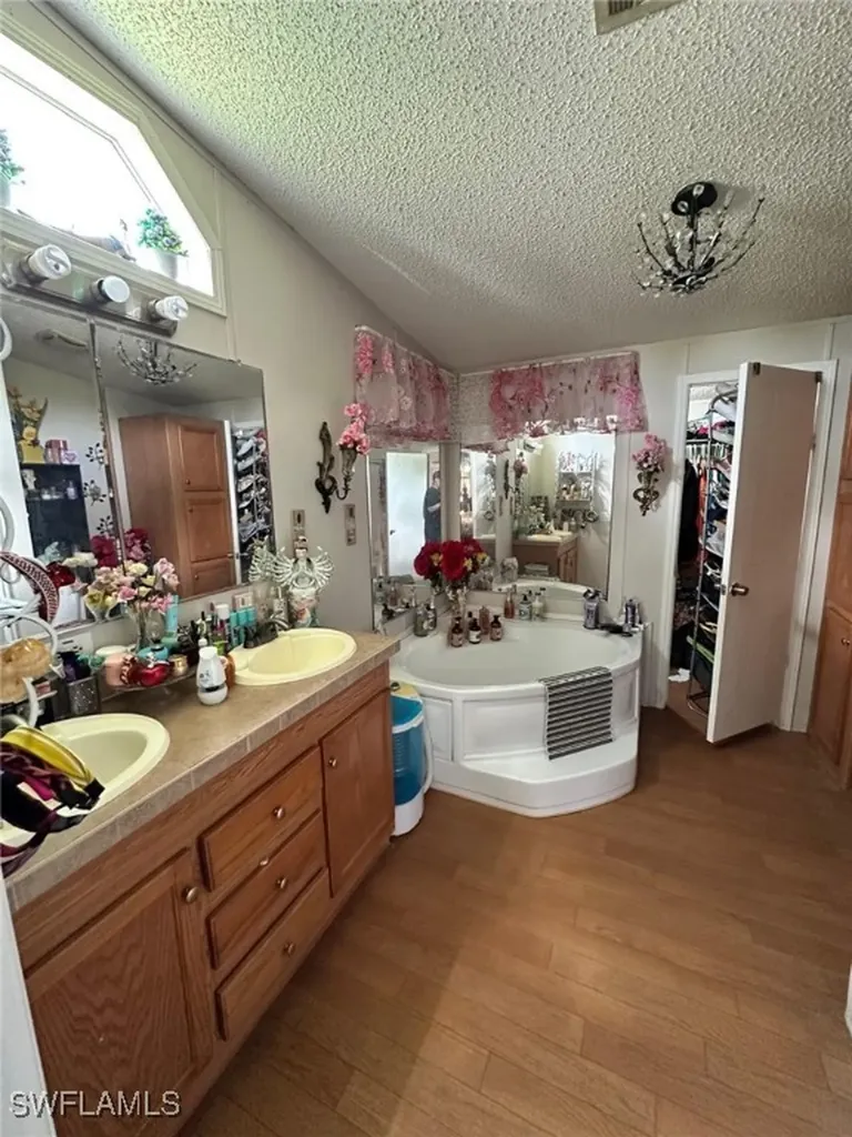 618 Hunting Club Avenue Clewiston FL 33440