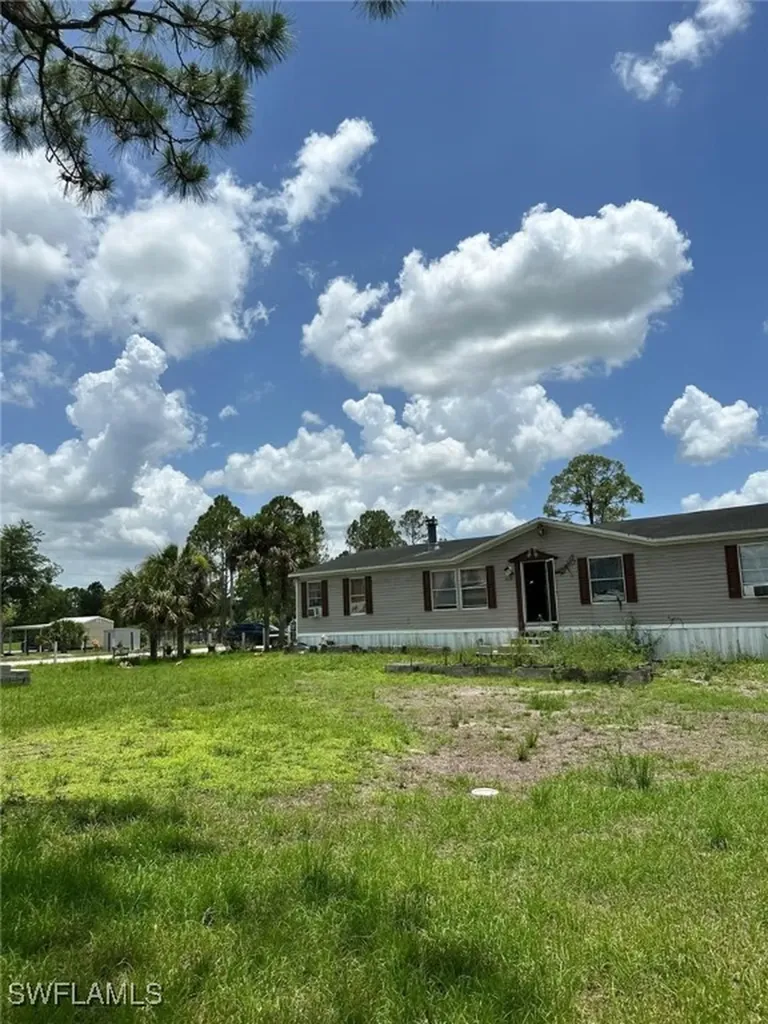 618 Hunting Club Avenue Clewiston FL 33440