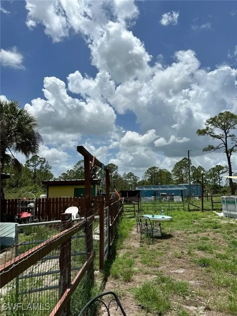 618 Hunting Club Avenue Clewiston FL 33440