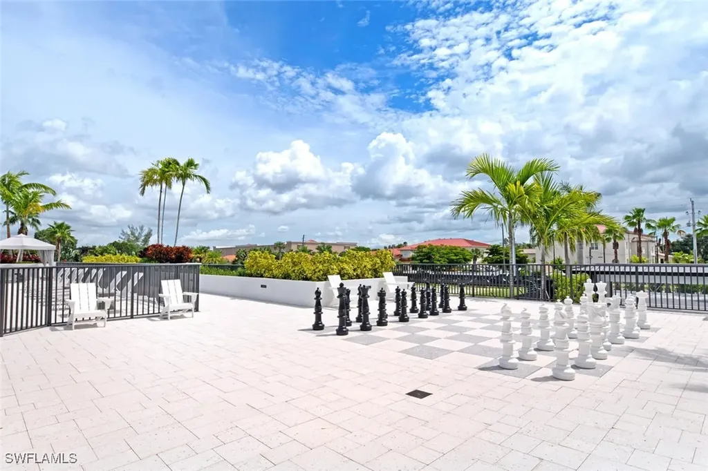1115 Central Avenue Naples FL 34102