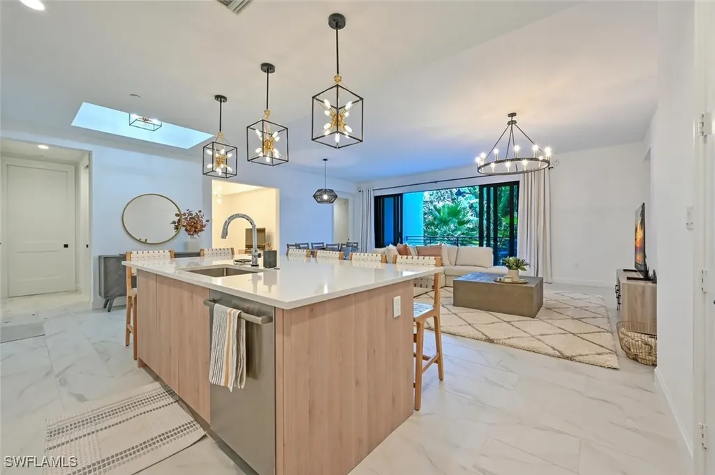 1115 Central Avenue Naples FL 34102