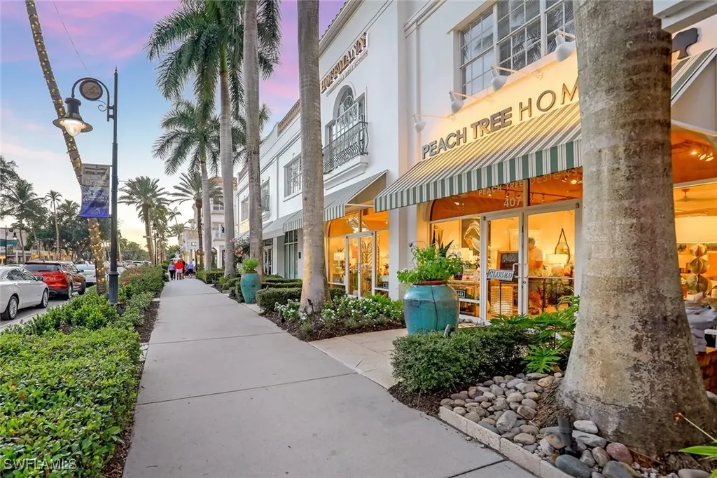 875 6th Avenue S Naples FL 34102