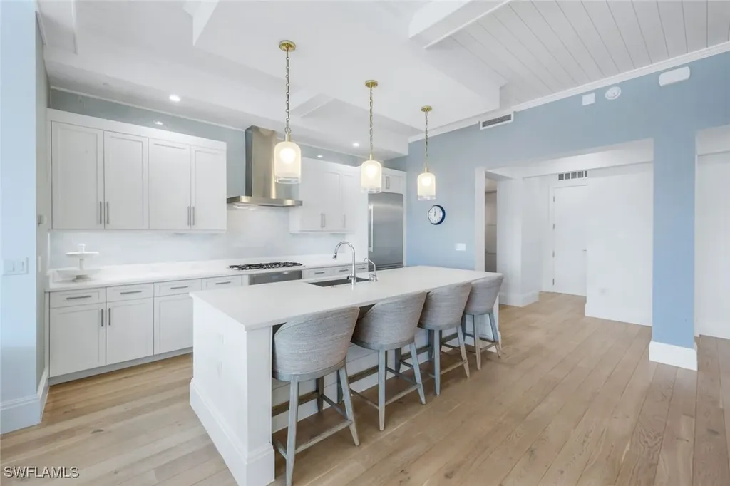 875 6th Avenue S Naples FL 34102