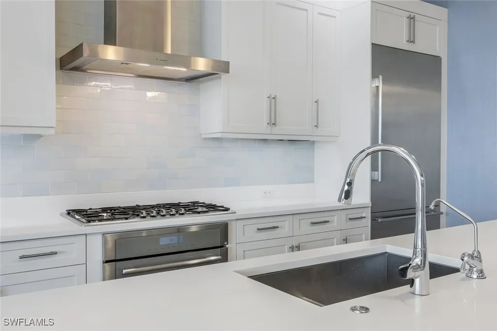 875 6th Avenue S Naples FL 34102