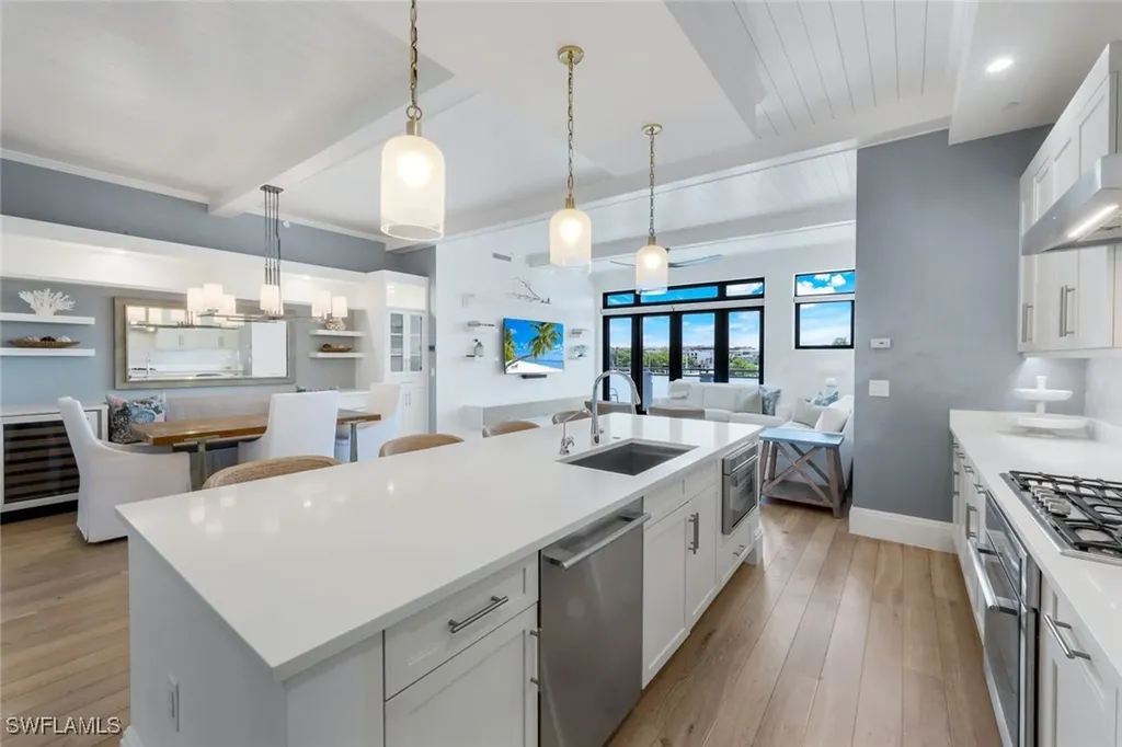 875 6th Avenue S Naples FL 34102