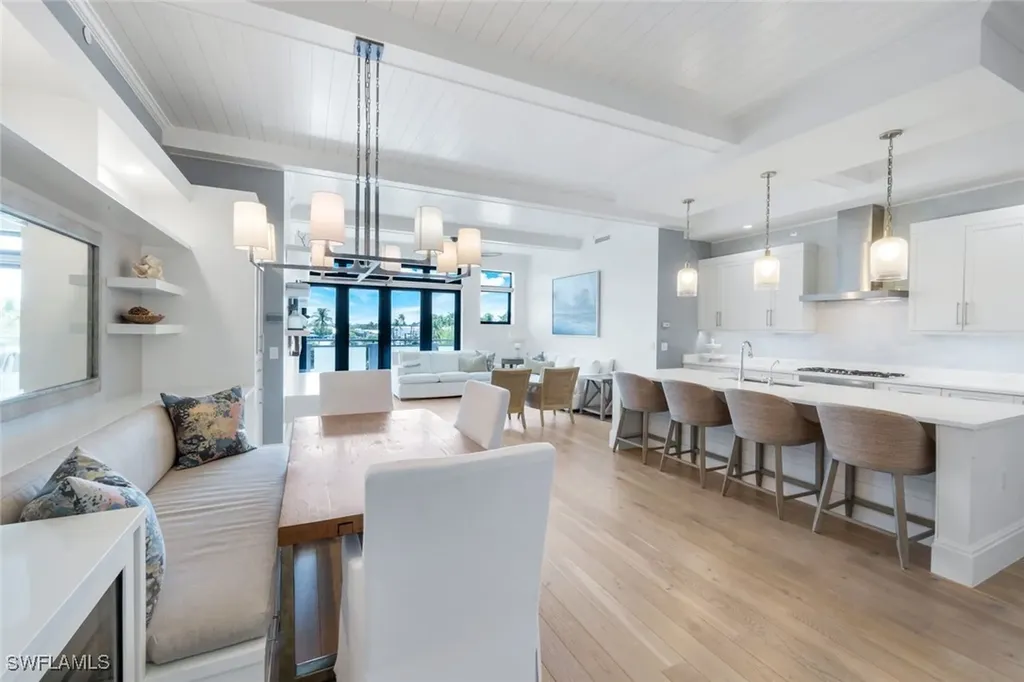 875 6th Avenue S Naples FL 34102