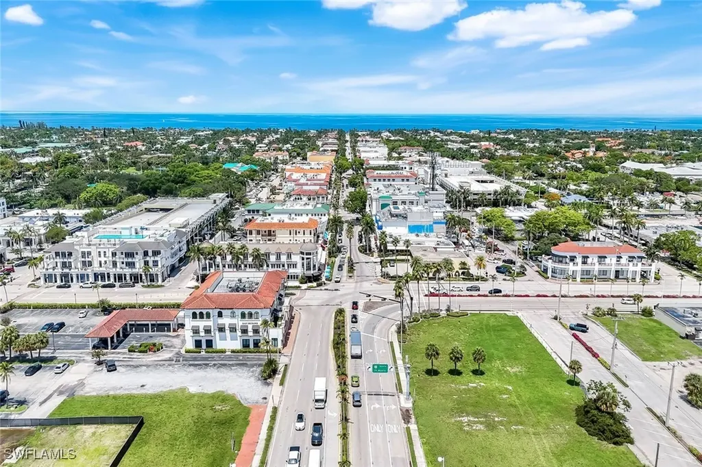 875 6th Avenue S Naples FL 34102