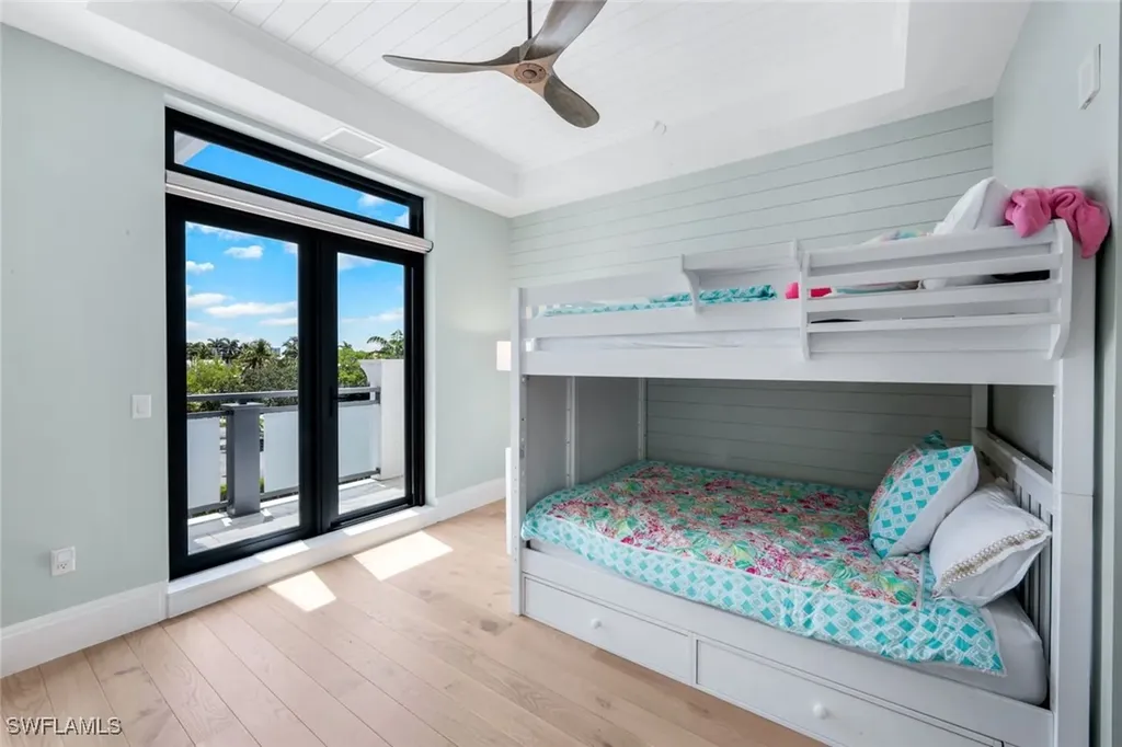 875 6th Avenue S Naples FL 34102