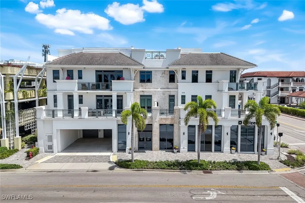 875 6th Avenue S Naples FL 34102