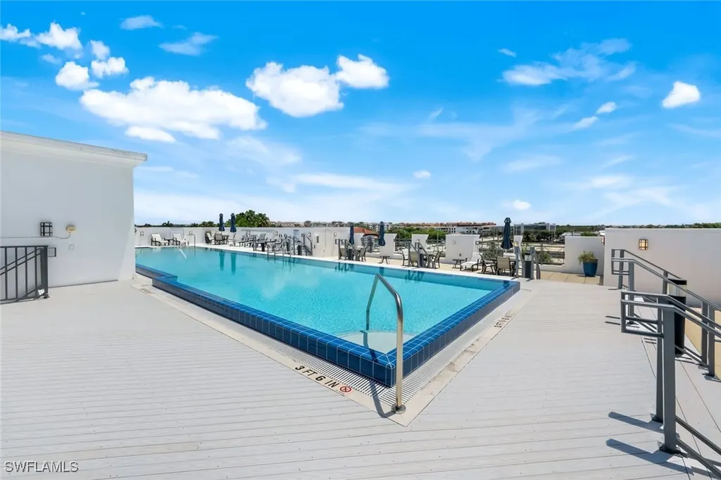 875 6th Avenue S Naples FL 34102