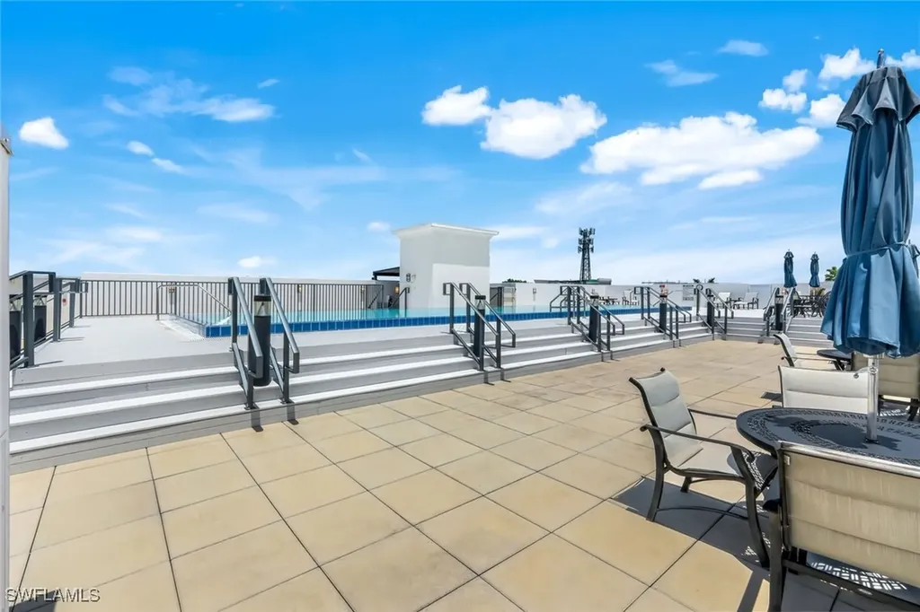 875 6th Avenue S Naples FL 34102