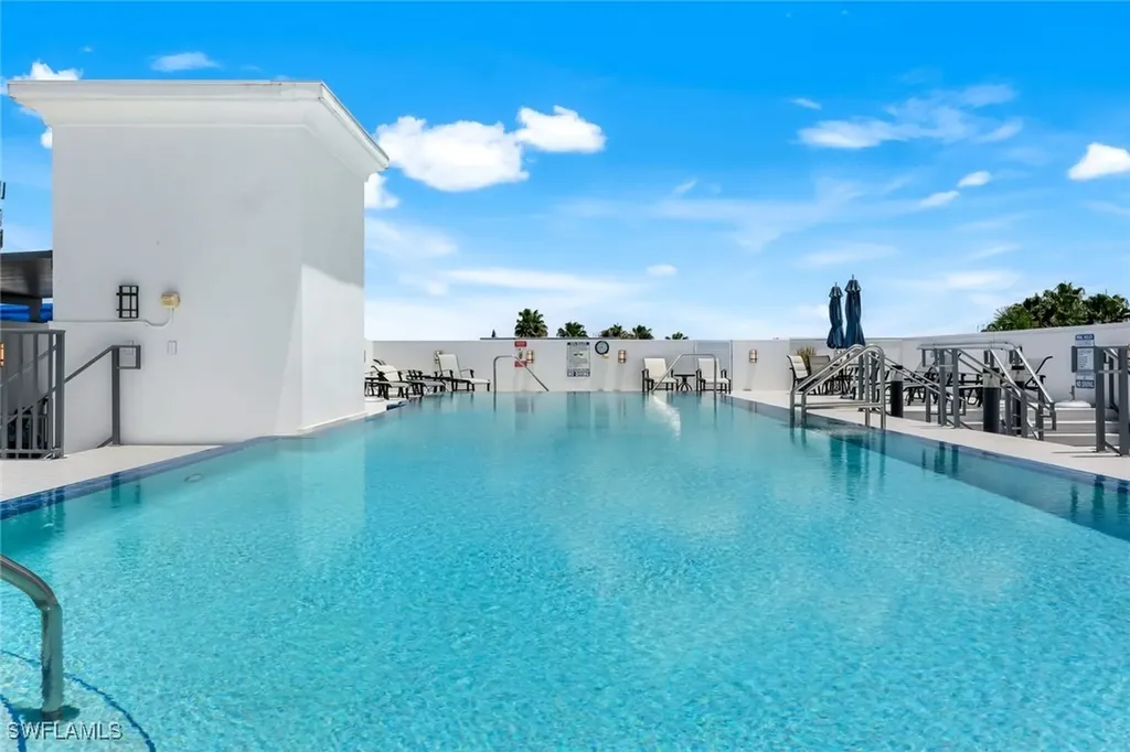 875 6th Avenue S Naples FL 34102