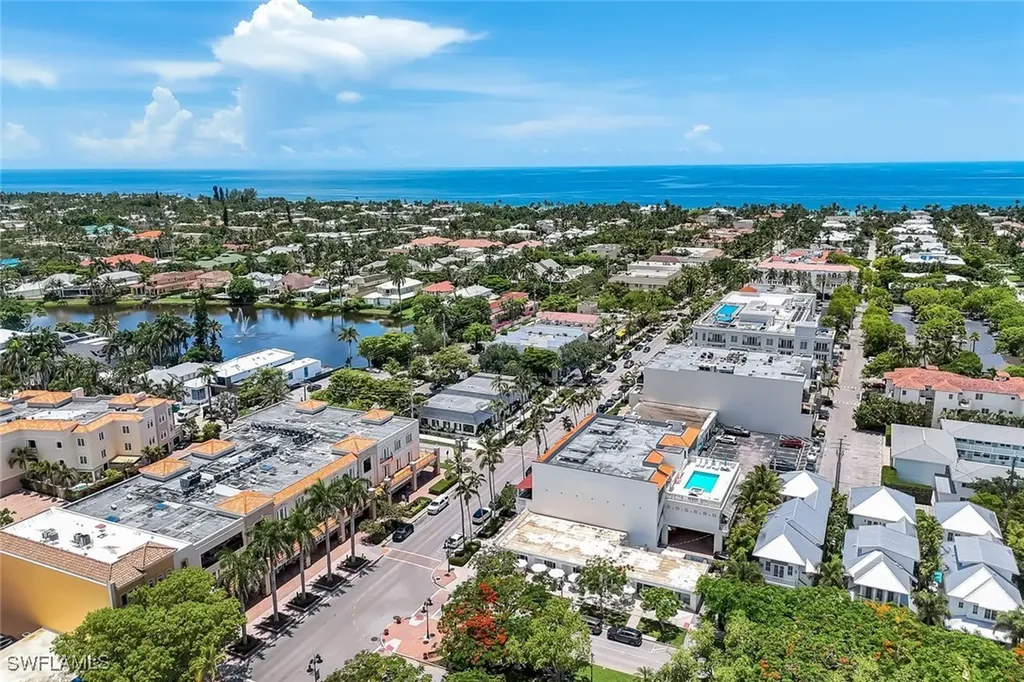 875 6th Avenue S Naples FL 34102