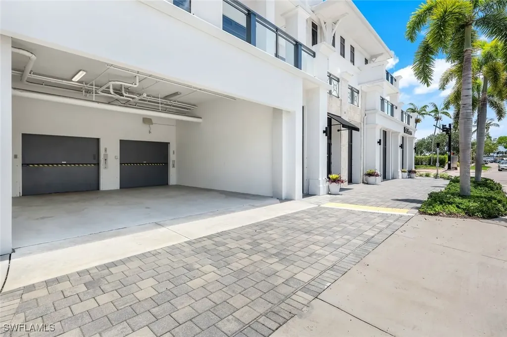 875 6th Avenue S Naples FL 34102