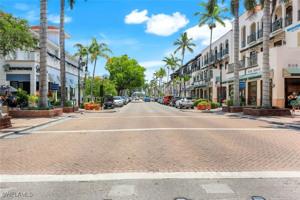 875 6th Avenue S Naples FL 34102