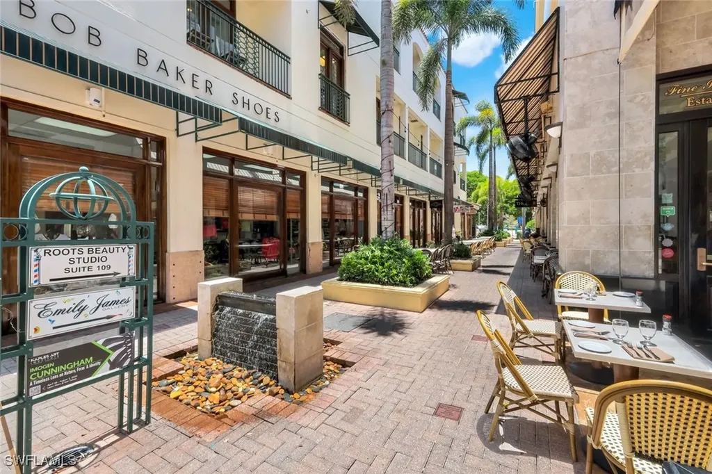 875 6th Avenue S Naples FL 34102