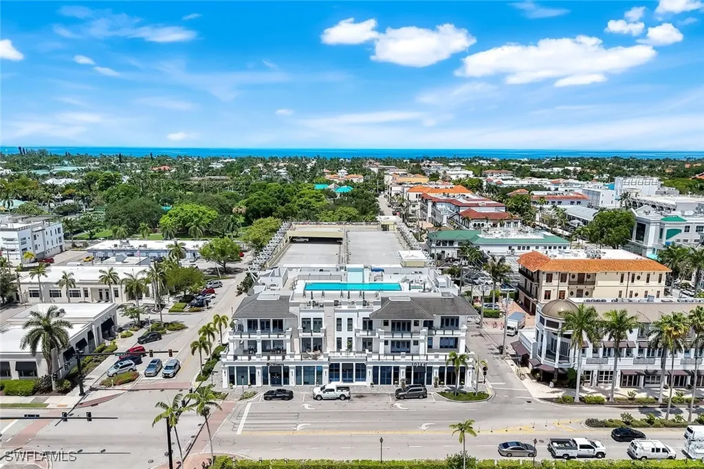 875 6th Avenue S Naples FL 34102