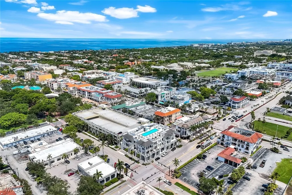 875 6th Avenue S Naples FL 34102