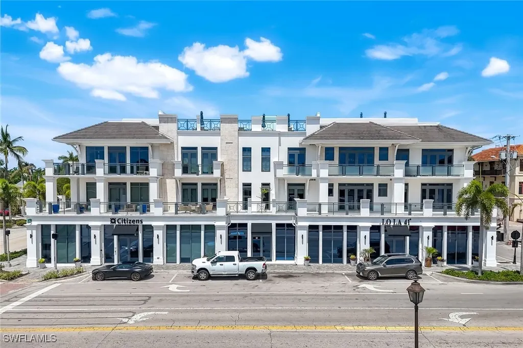 875 6th Avenue S Naples FL 34102