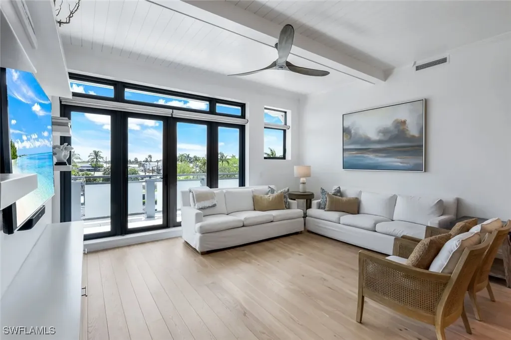 875 6th Avenue S Naples FL 34102