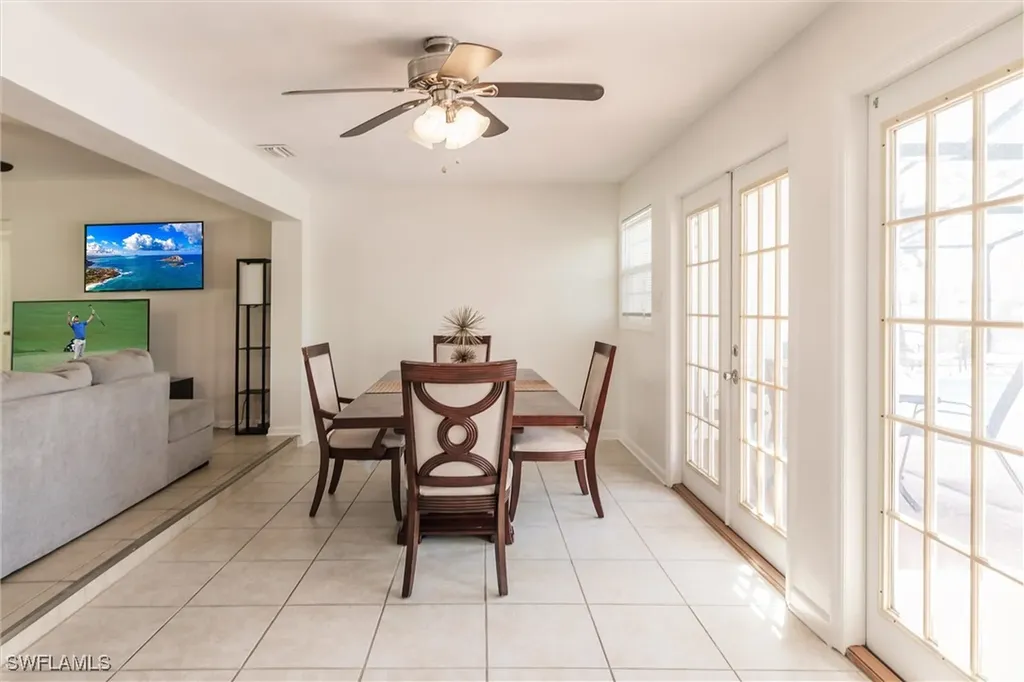 3042 SW 10th Place Cape Coral FL 33914